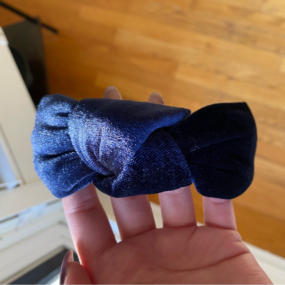 Lele Sadoughi Navy Velvet Knot Headband | Bestseller | Comfortable Wide Band - Picture 11 of 14